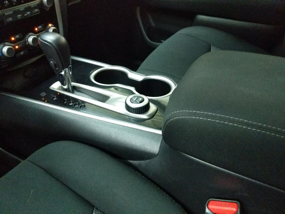 2017 Nissan Pathfinder - Center Console/Cup Holders