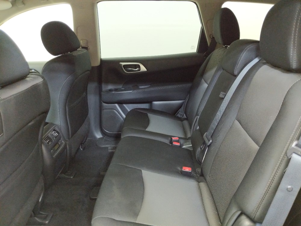 2017 Nissan Pathfinder - Driver Rear Seat