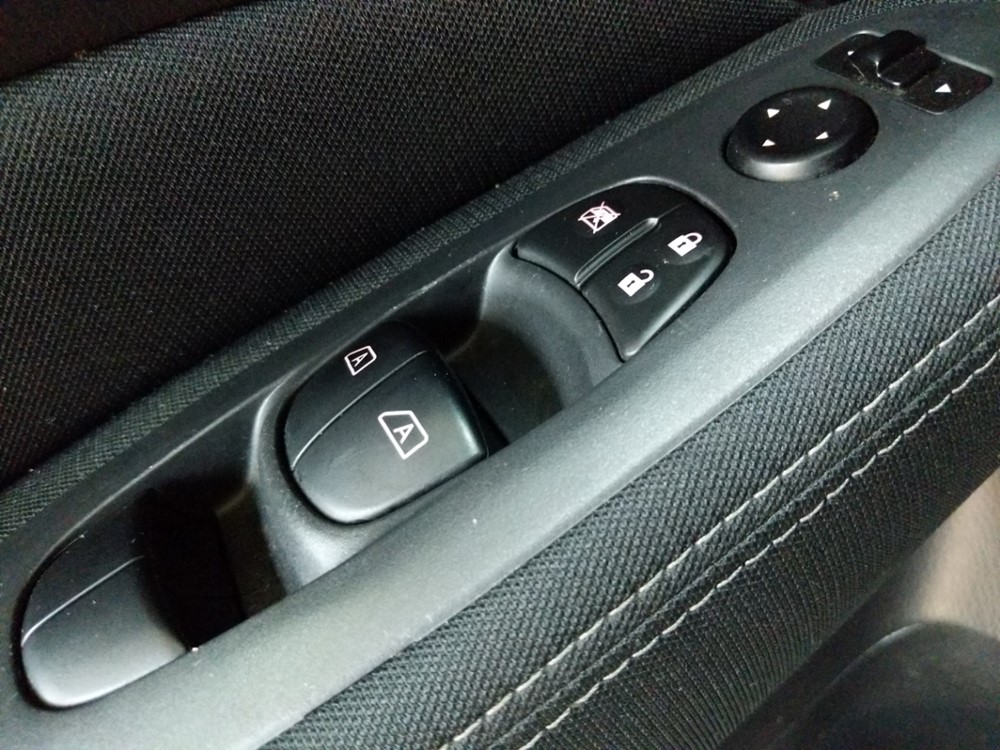 2017 Nissan Pathfinder - Driver Power Windows/Lock Control