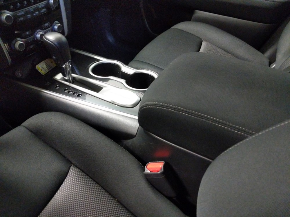 2017 Nissan Pathfinder - Center Console/Cup Holders