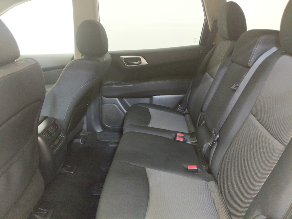 2017 Nissan Pathfinder - Driver Rear Seat