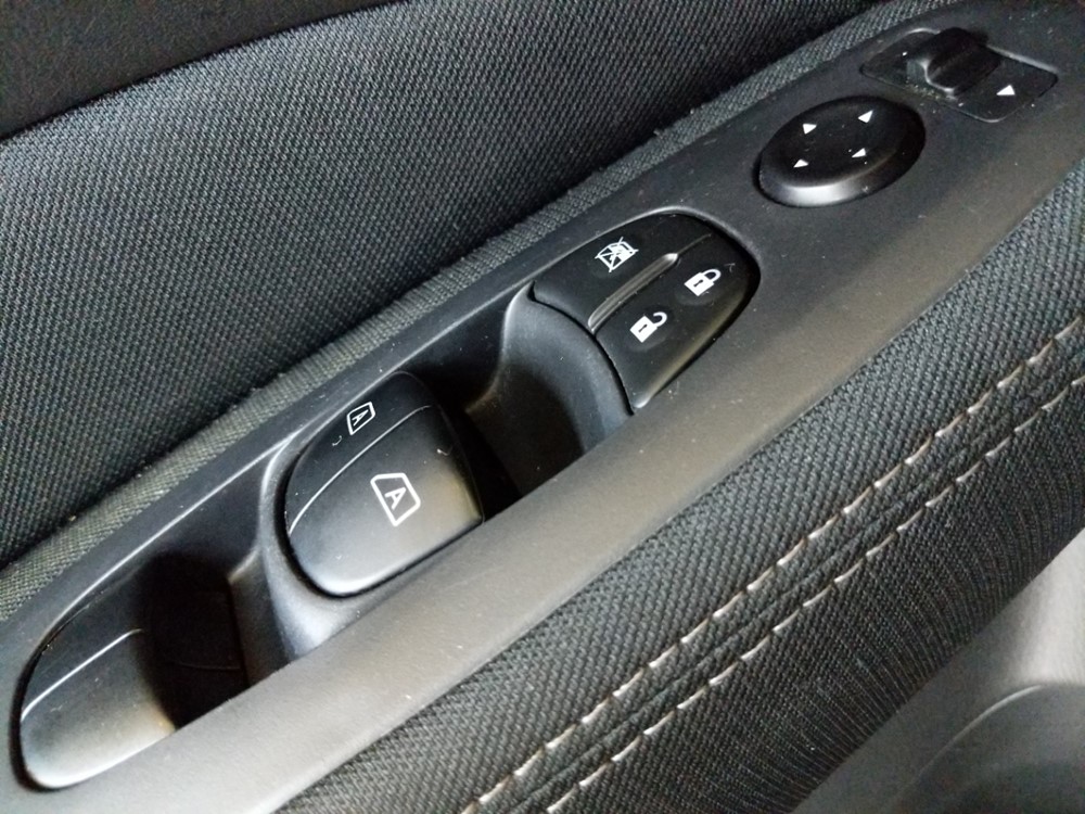 2017 Nissan Pathfinder - Driver Power Windows/Lock Control