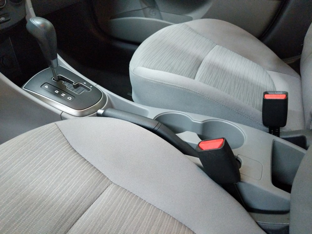2017 Hyundai Accent - Center Console/Cup Holders
