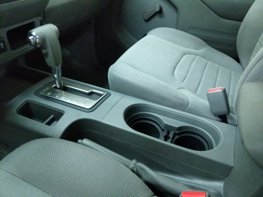 2017 Nissan Frontier - Center Console/Cup Holders