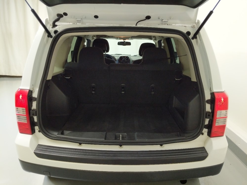 2014 Jeep Patriot - Trunk