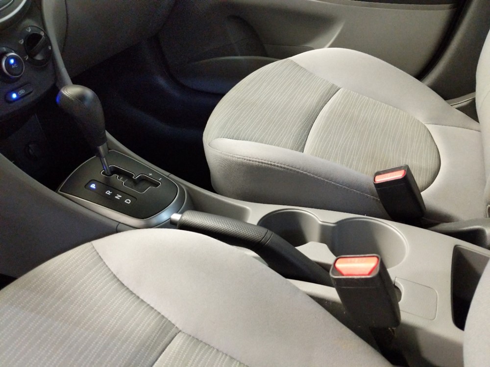 2017 Hyundai Accent - Center Console/Cup Holders