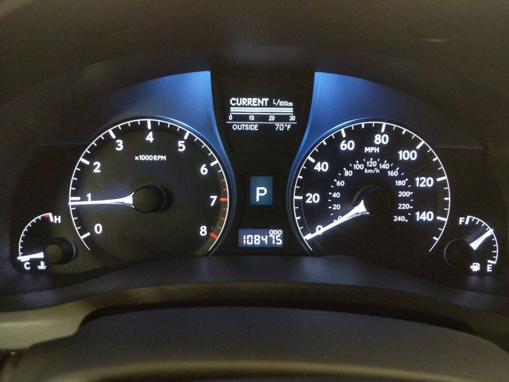 2010 Lexus RX 350 - Odometer Close Up