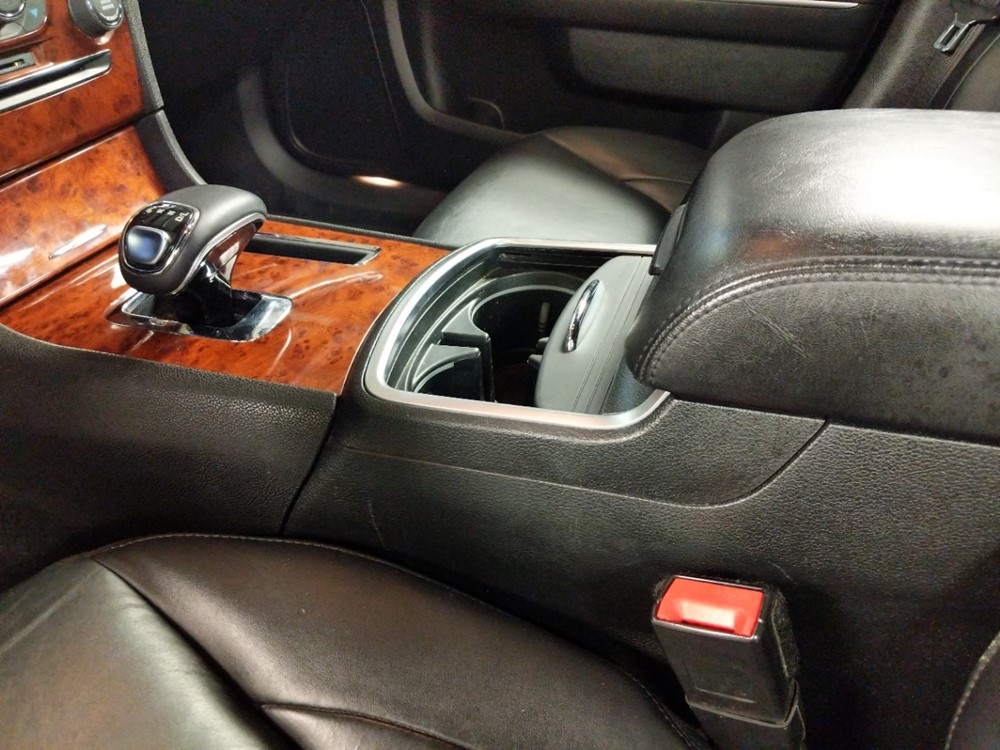 2012 Chrysler 300 - Center Console/Cup Holders