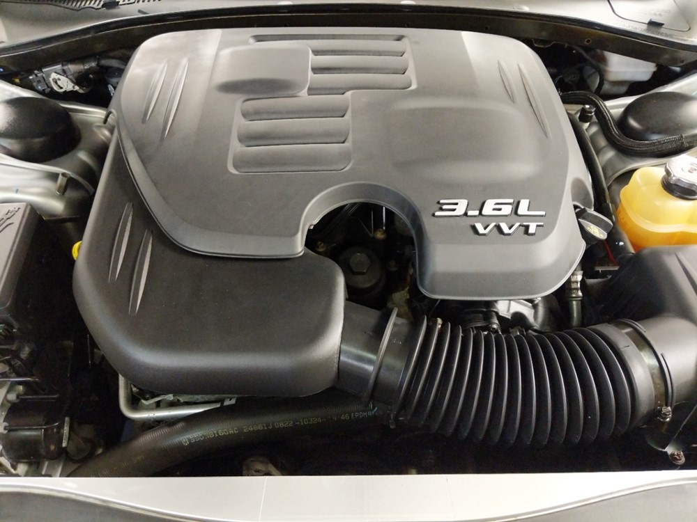 2012 Chrysler 300 - Engine