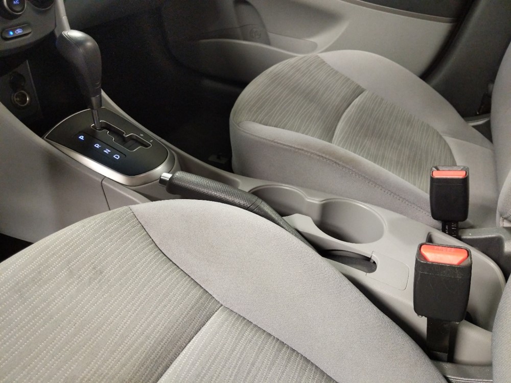 2017 Hyundai Accent - Center Console/Cup Holders