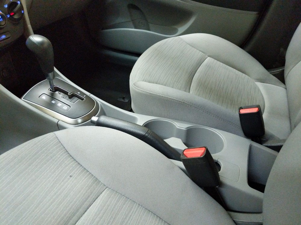 2017 Hyundai Accent - Center Console/Cup Holders