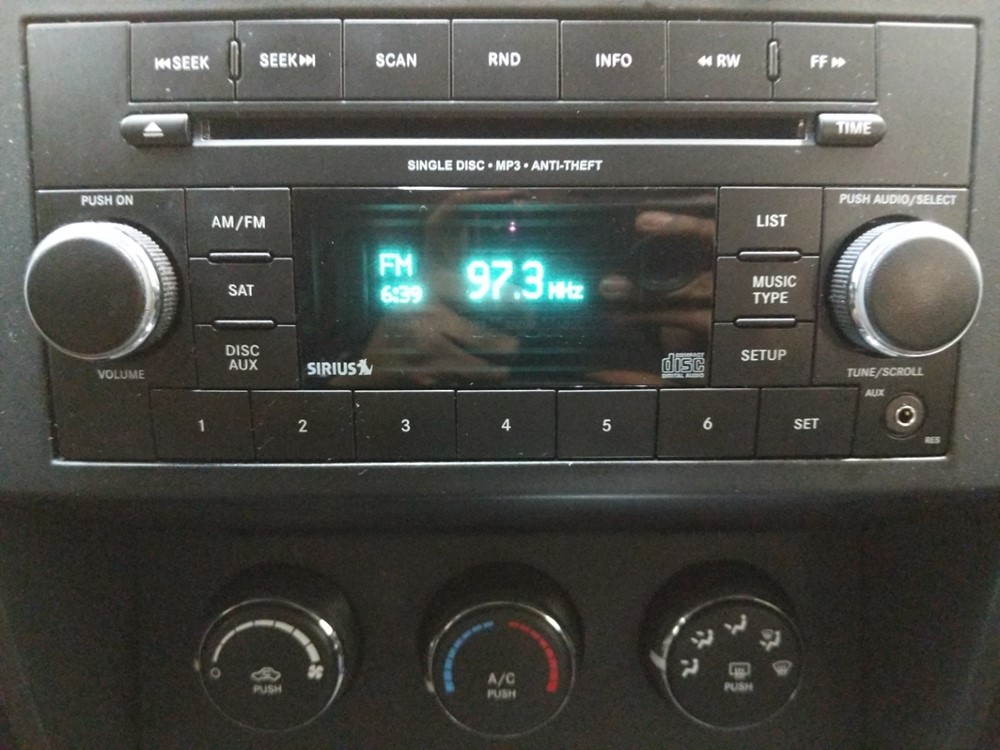 2011 Dodge Nitro - Stereo Package