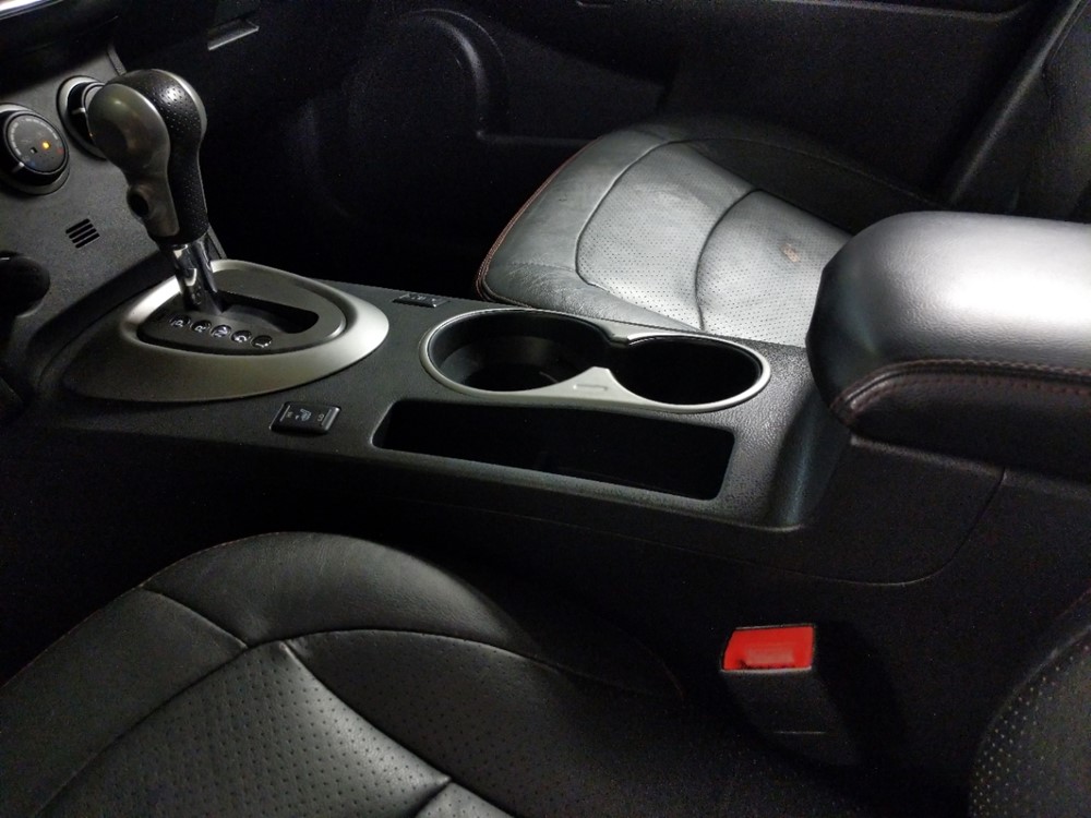 2011 Nissan Rogue - Center Console/Cup Holders