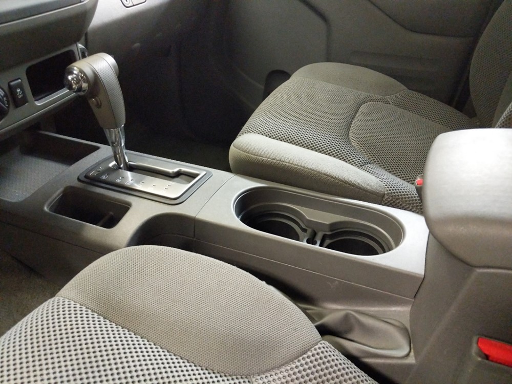 2017 Nissan Frontier - Center Console/Cup Holders