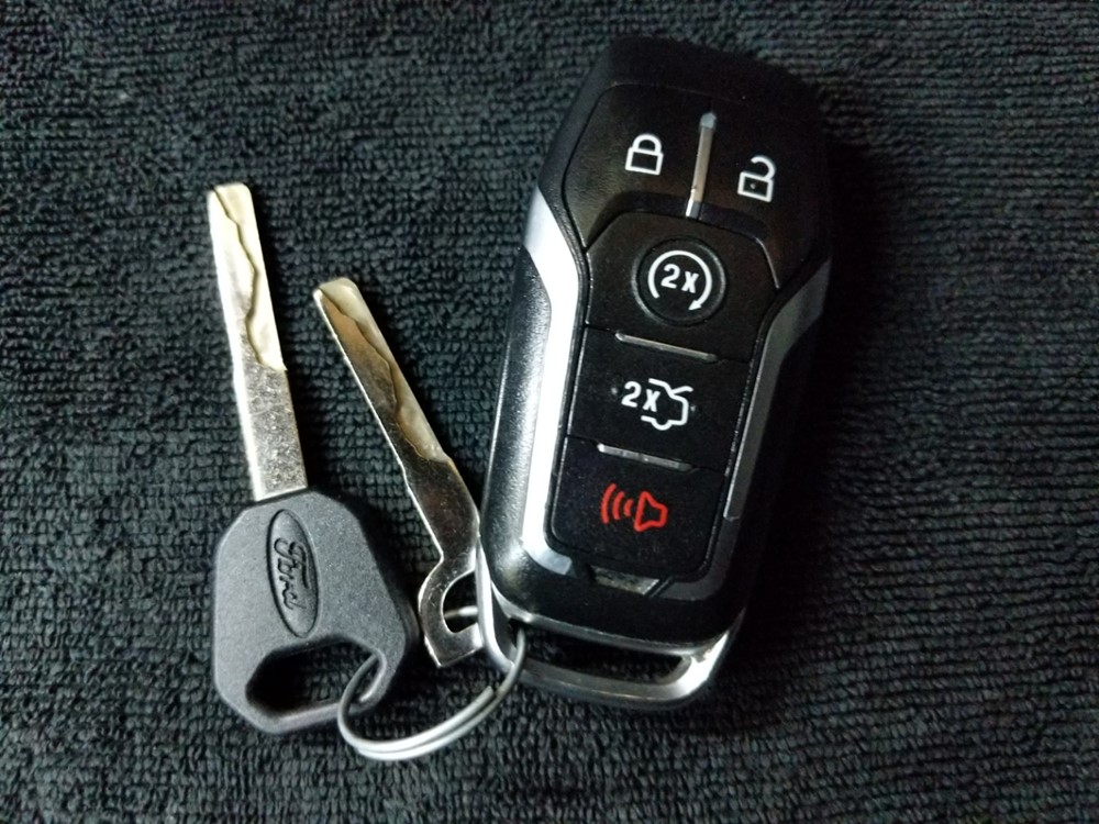 2015 Ford Mustang - Keys
