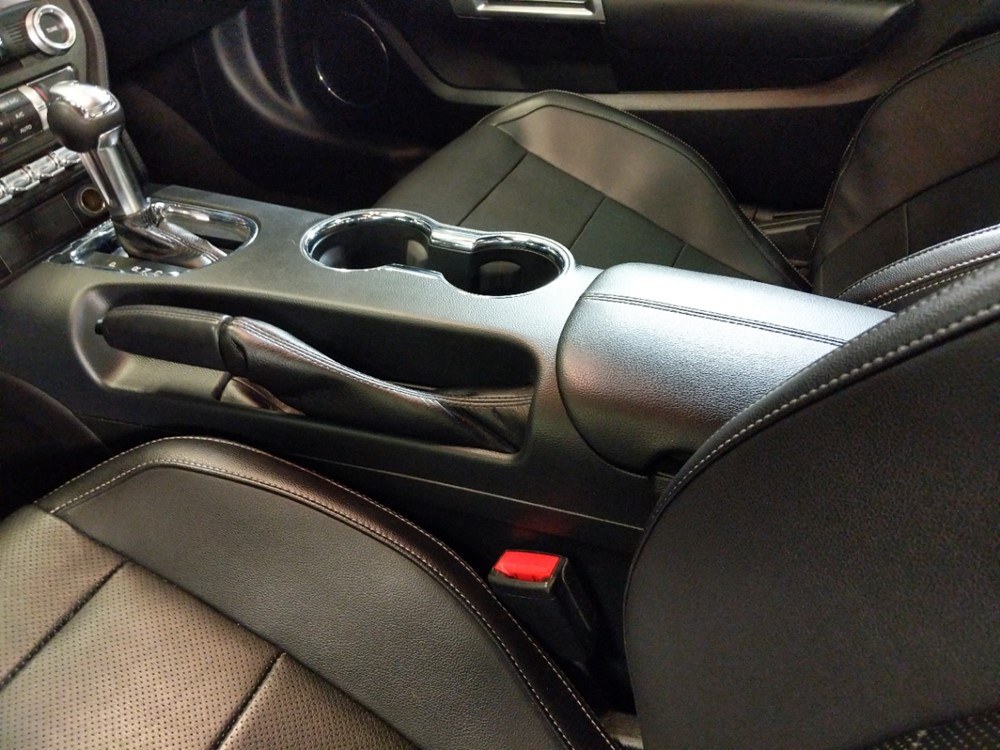 2015 Ford Mustang - Center Console/Cup Holders
