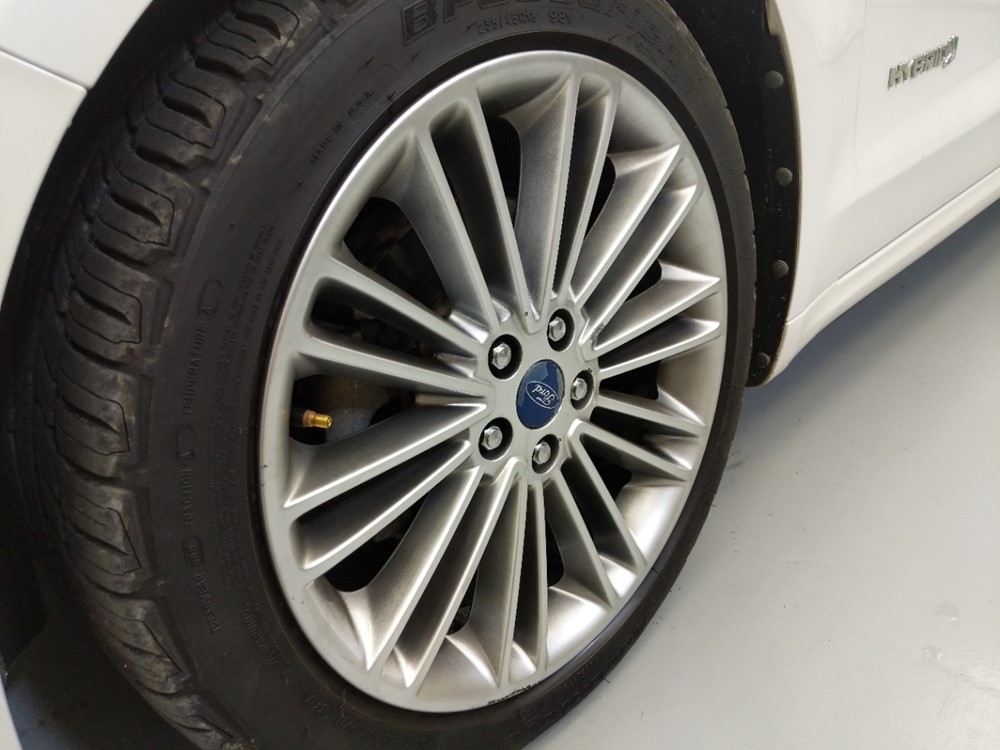 2013 Ford Fusion - Wheel