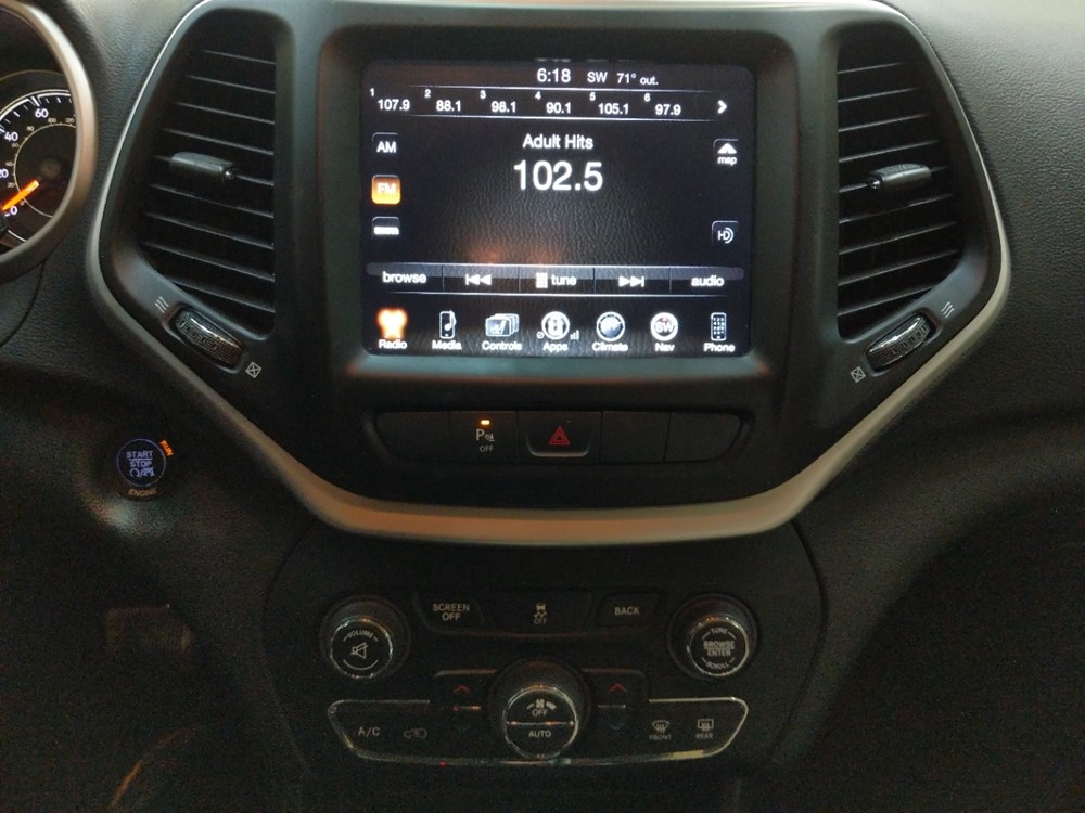 2015 Jeep Cherokee - Stereo Package