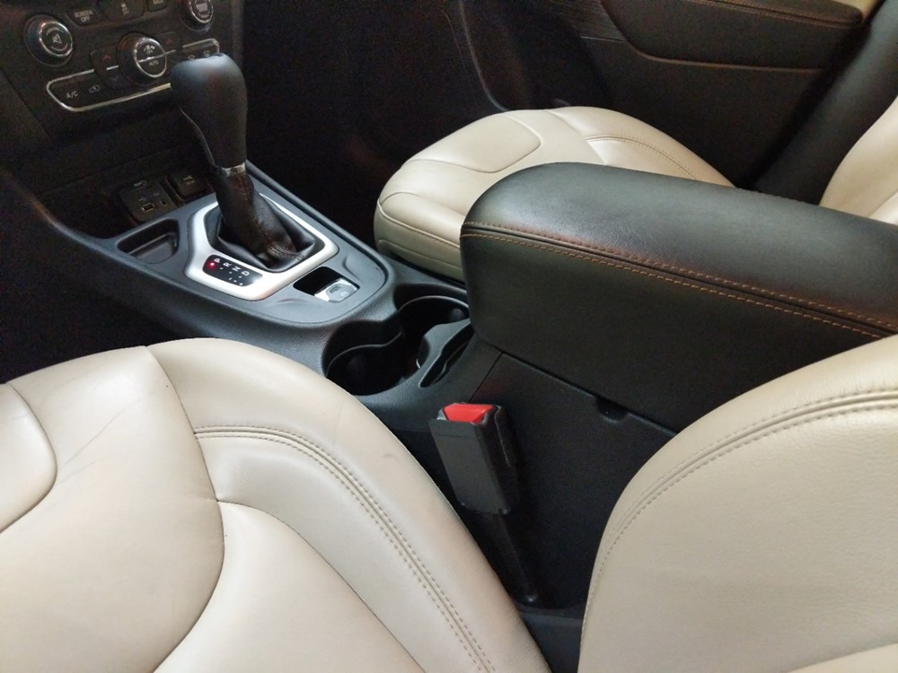 2015 Jeep Cherokee - Center Console/Cup Holders
