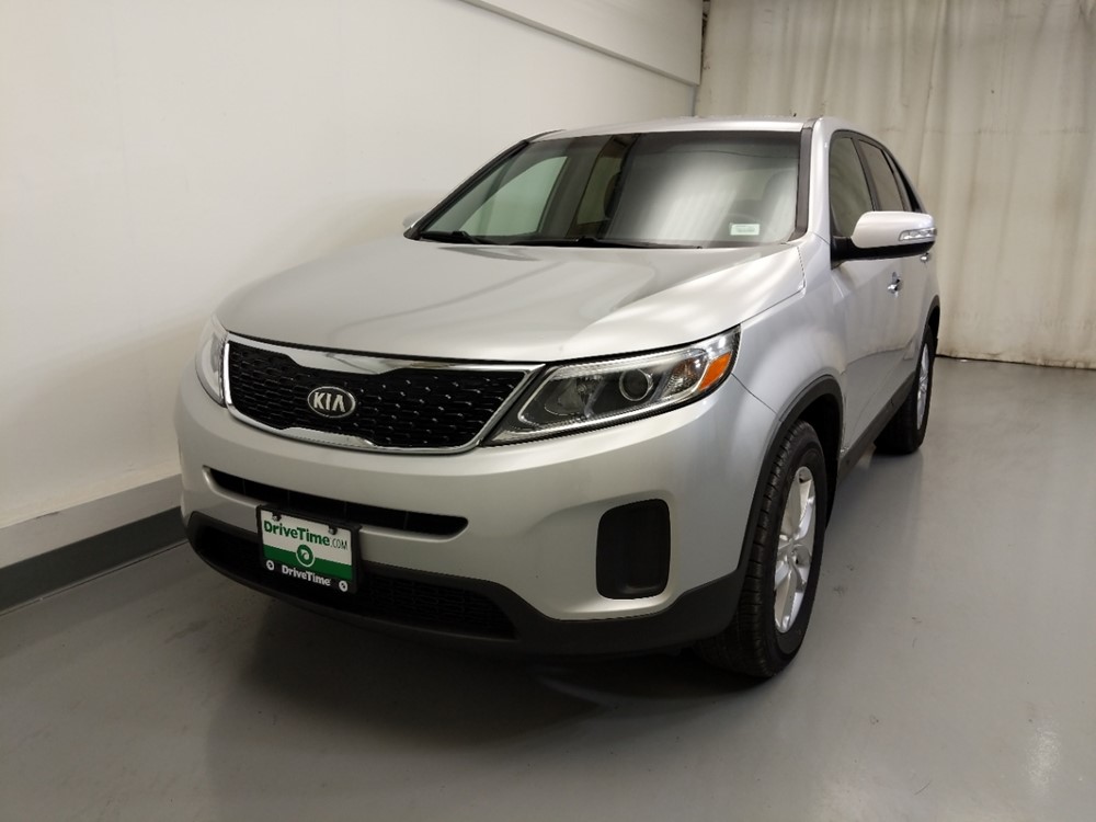 2014 Kia Sorento - Driver Front Hood