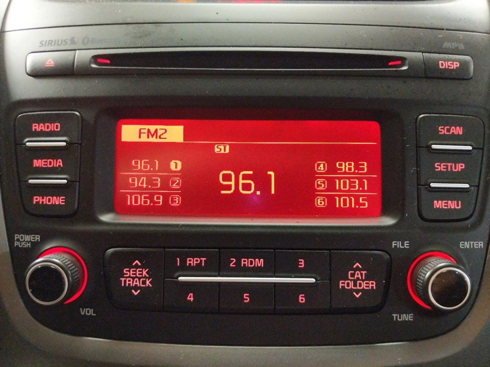2014 Kia Sorento - Stereo Package