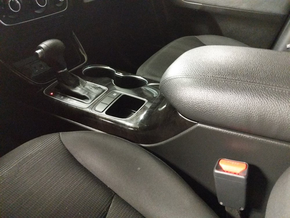 2014 Kia Sorento - Center Console/Cup Holders