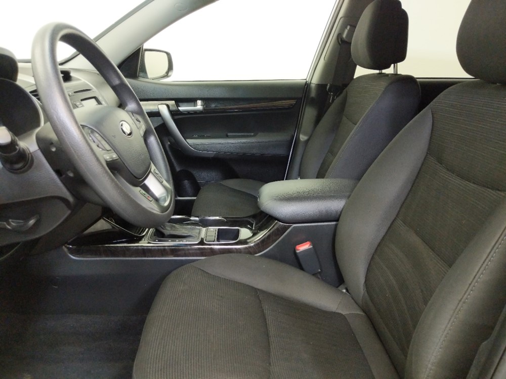 2014 Kia Sorento - Driver Front Seat