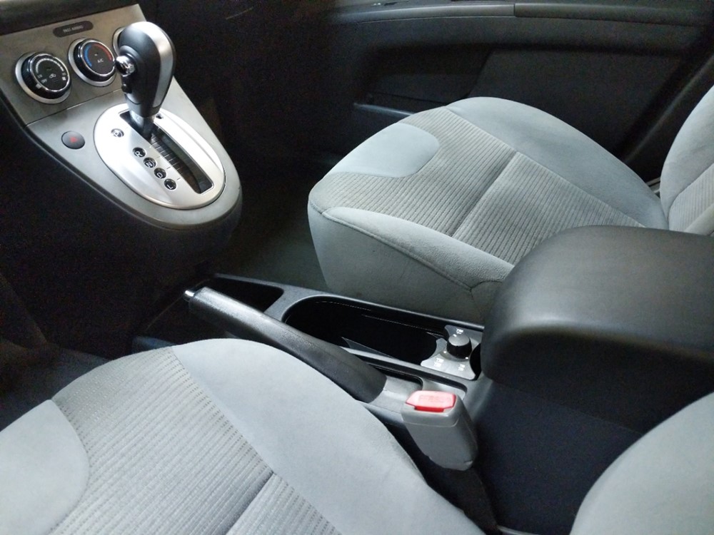 2012 Nissan Sentra - Center Console/Cup Holders