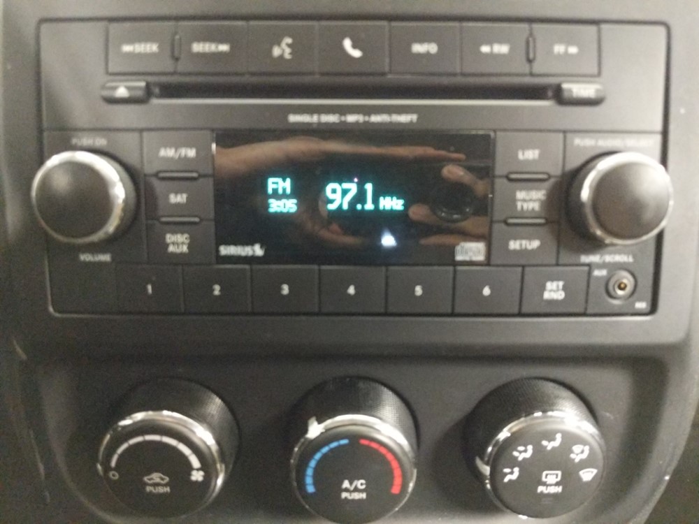 2017 Jeep Compass - Stereo Package