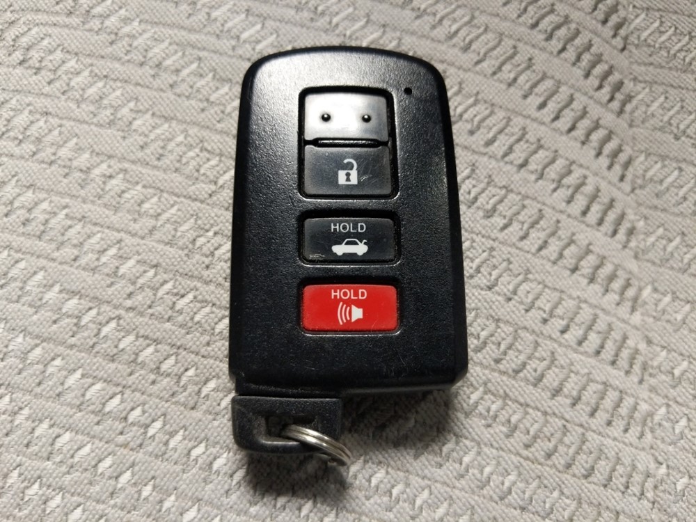 2017 Toyota Camry - Keys