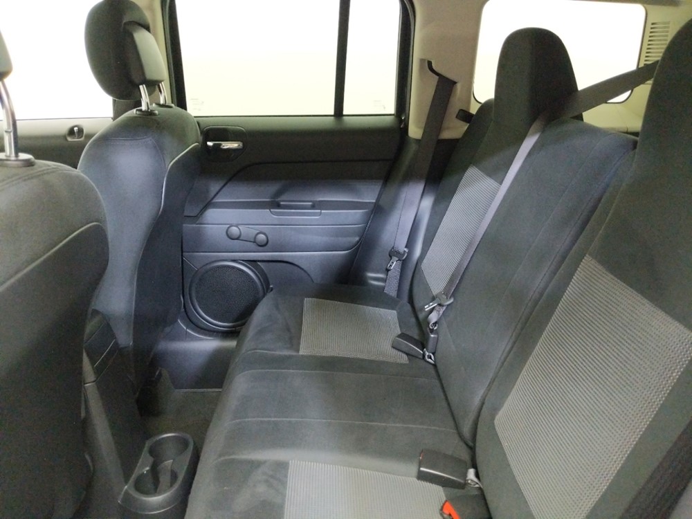 2016 Jeep Patriot - Driver Rear Seat