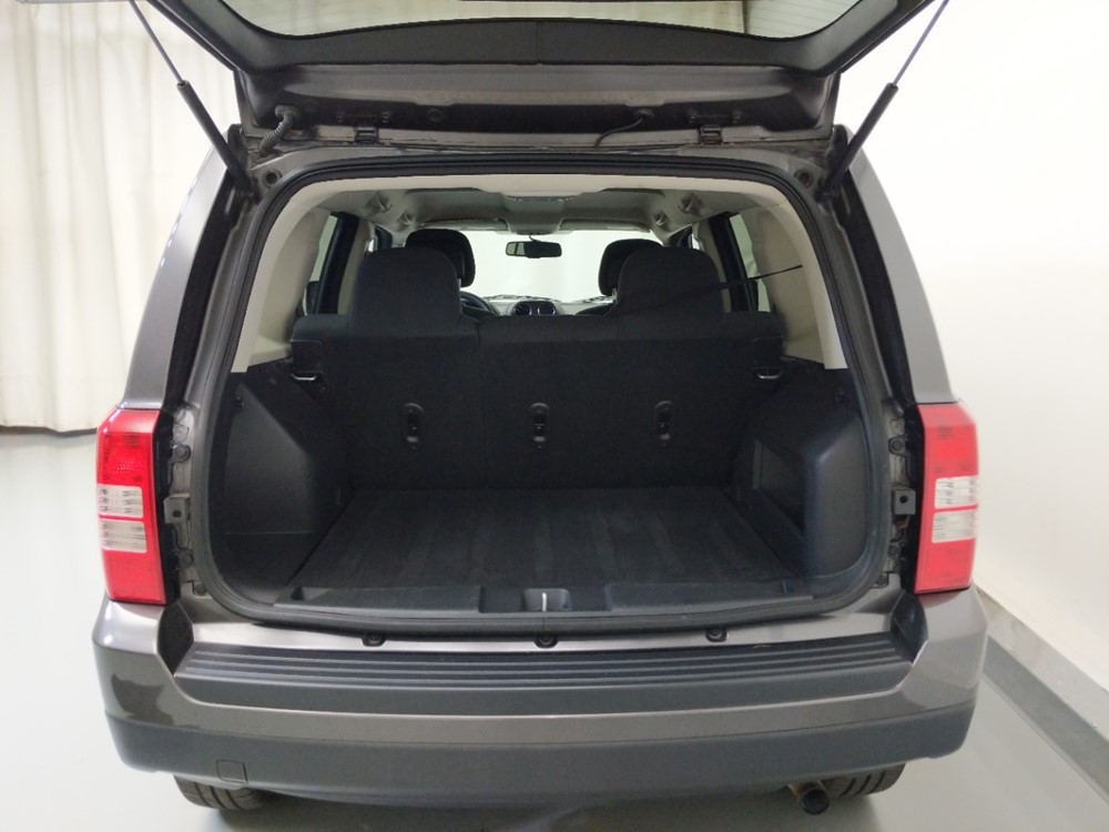 2016 Jeep Patriot - Trunk