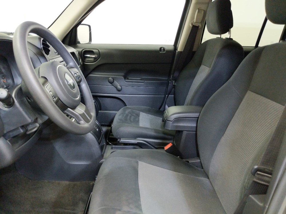 2016 Jeep Patriot - Driver Front Seat