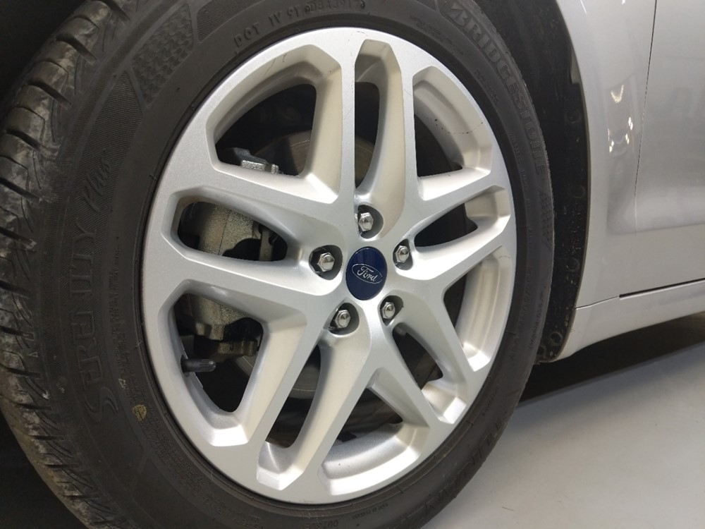2016 Ford Fusion - Wheel