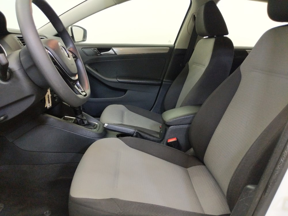 2017 Volkswagen Jetta - Driver Front Seat