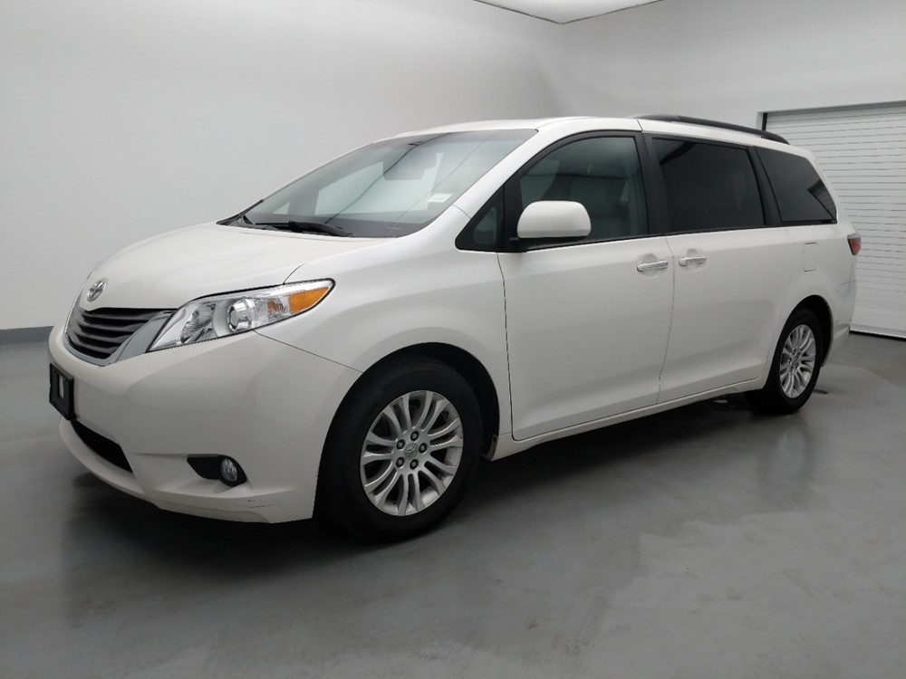 2015 Toyota Sienna - Driver Front Side