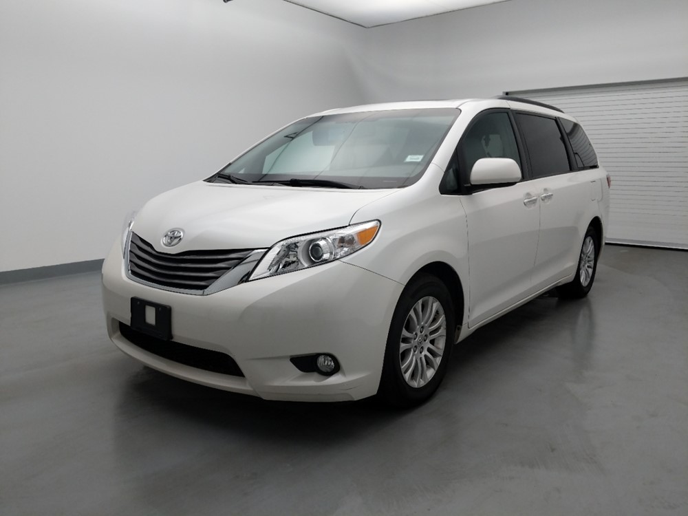 2015 Toyota Sienna - Driver Front Bumper