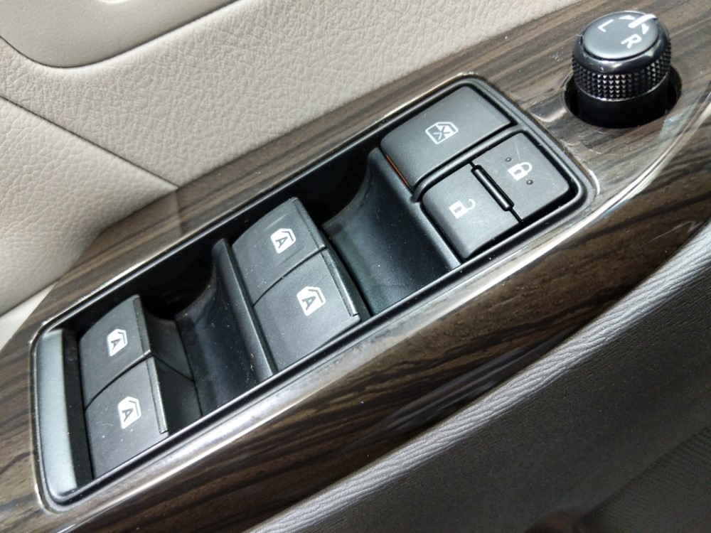 2015 Toyota Sienna - Driver Power Windows/Lock Control