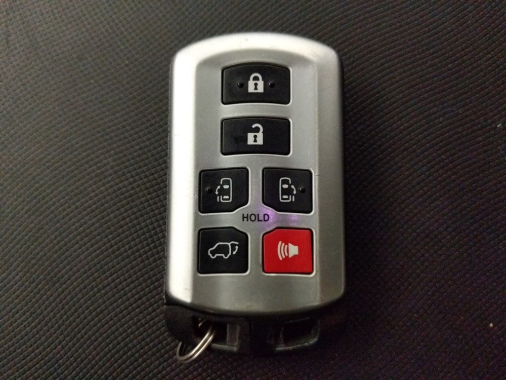 2015 Toyota Sienna - Keys
