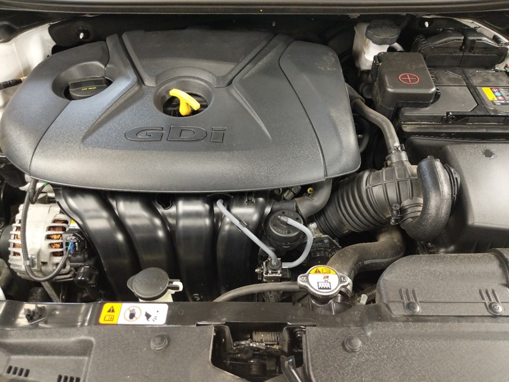 2017 Hyundai Elantra - Engine