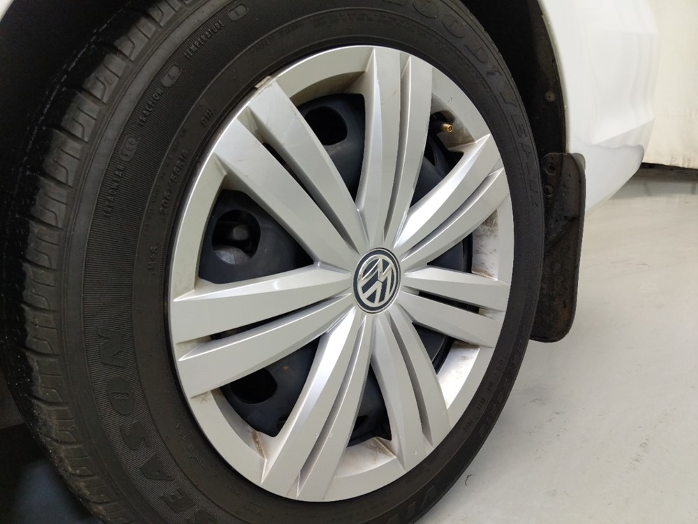 2017 Volkswagen Jetta - Wheel