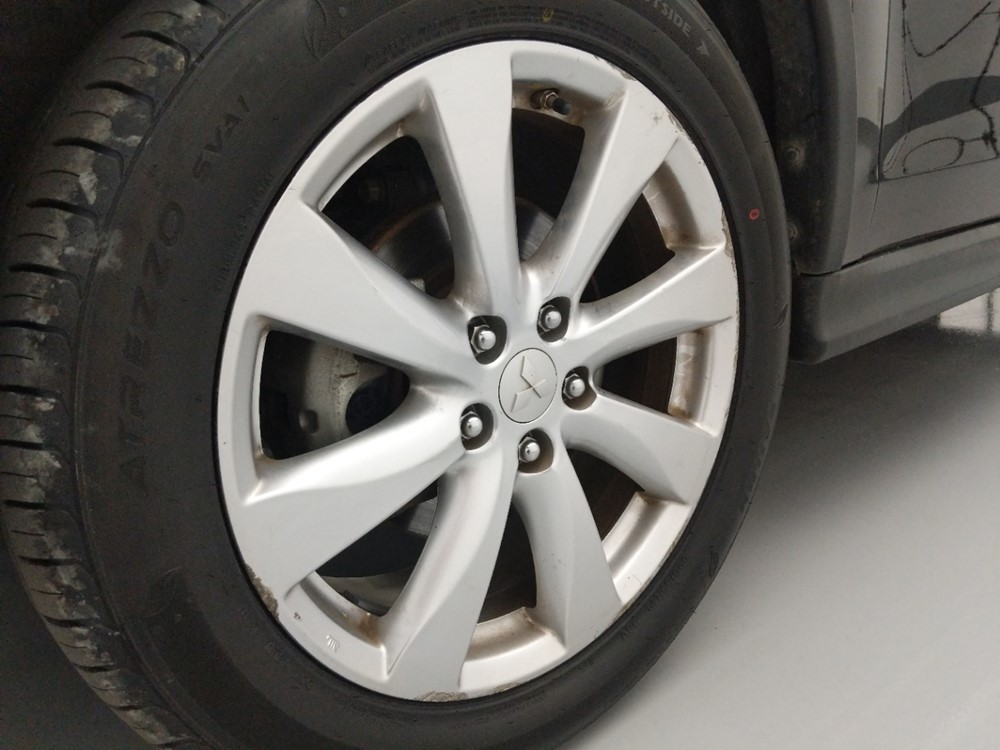 2015 Mitsubishi Outlander - Wheel