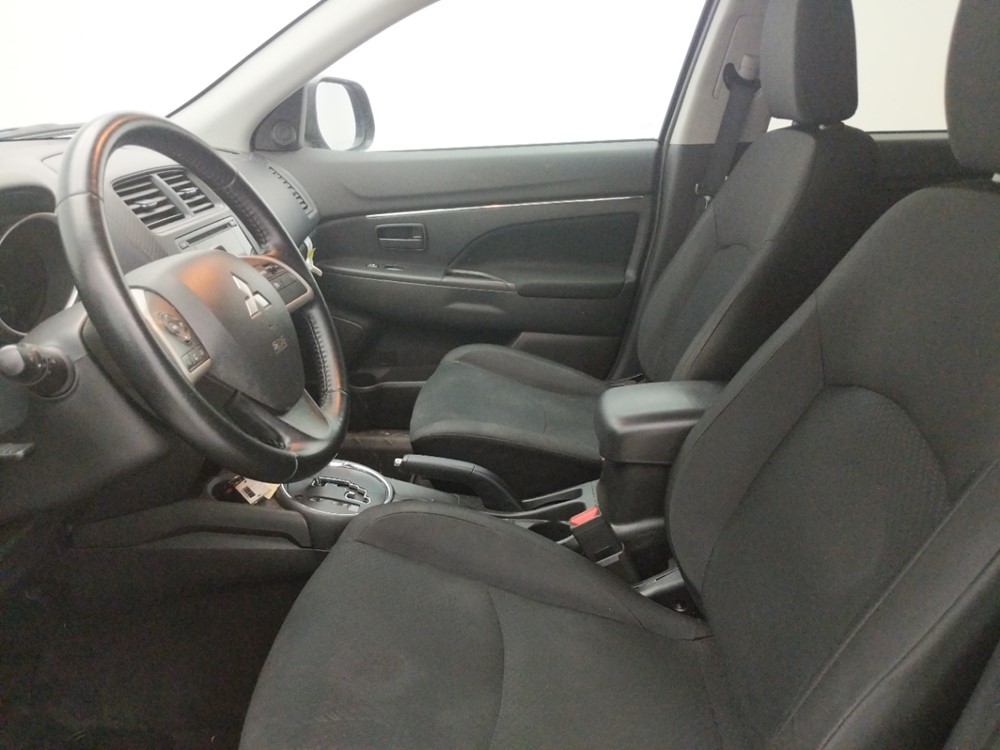 2015 Mitsubishi Outlander - Driver Front Seat