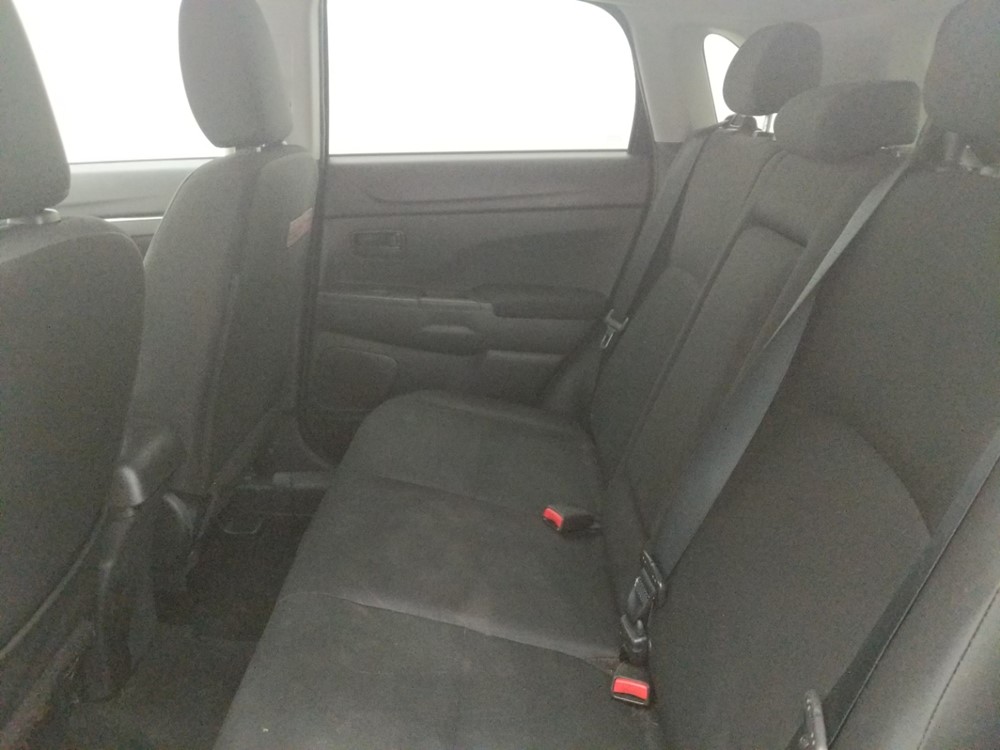 2015 Mitsubishi Outlander - Driver Rear Seat