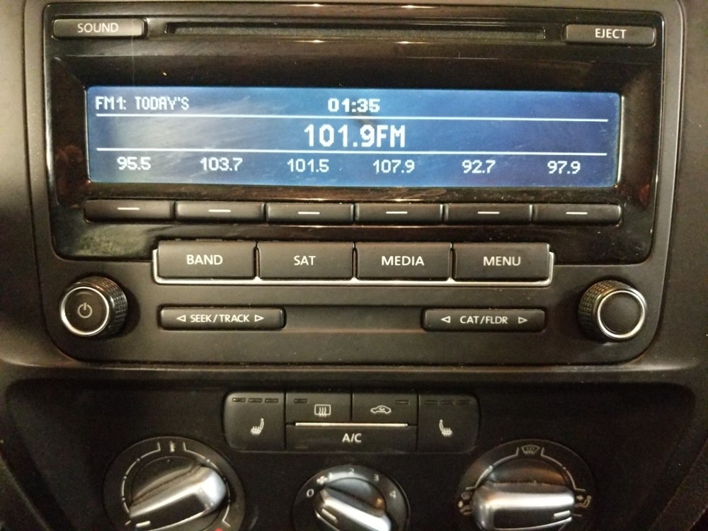 2015 Volkswagen Jetta - Stereo Package