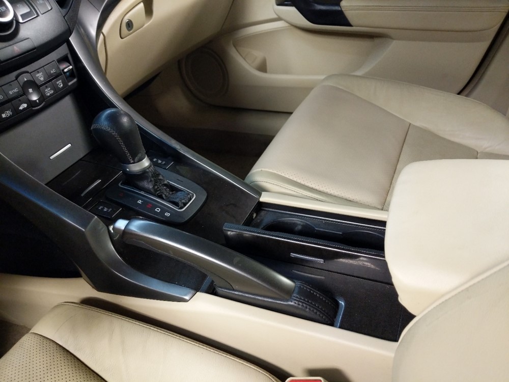 2011 Acura TSX - Center Console/Cup Holders
