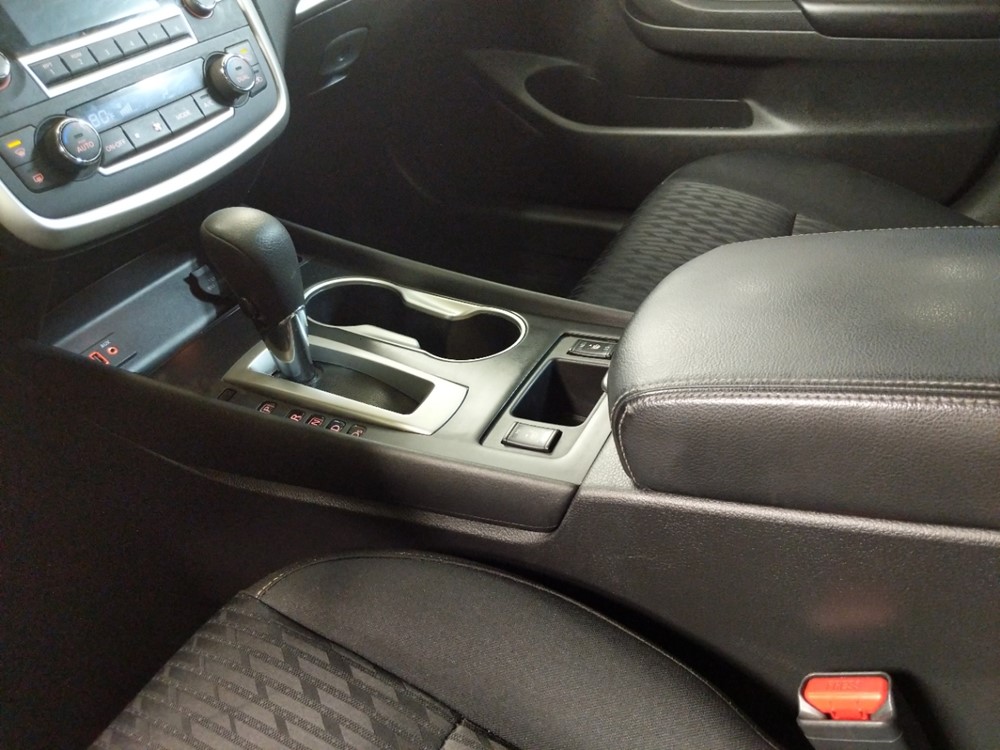2017 Nissan Altima - Center Console/Cup Holders