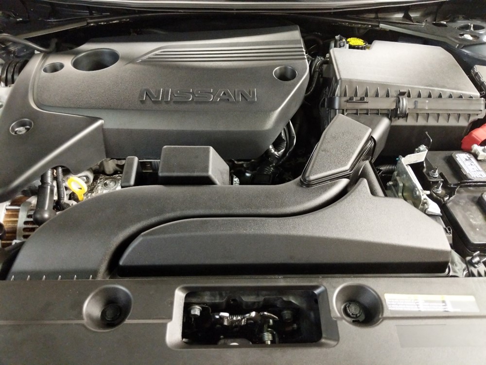 2017 Nissan Altima - Engine