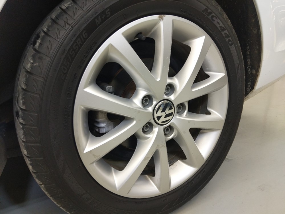 2015 Volkswagen Jetta - Wheel
