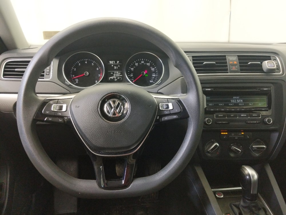 2015 Volkswagen Jetta - Driver Dash
